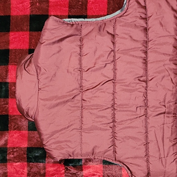 NordicTrack. Down Puffer Vest.  Like-new. Size XL - Picture 14 of 14